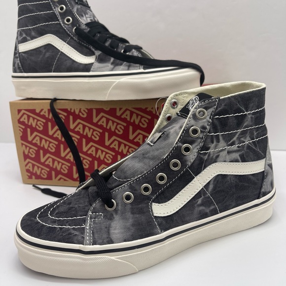 Vans WMNS Sk8-Hi Tapered (Denim Destroy)Black/ Marshmallow SneakersVN0A4U169FL